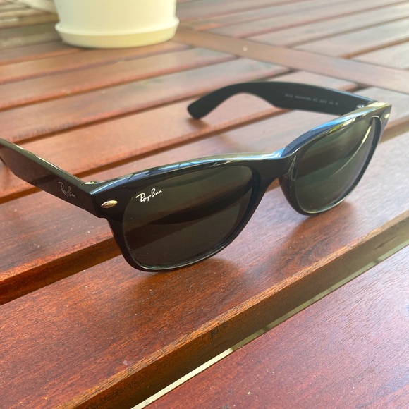 Ray Ban Rb2132 New Wayfarer Sunglasses main image 8